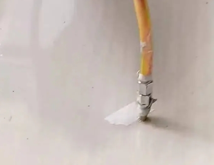 沾益瓷砖空鼓维修公司专业解答在瓷砖铺贴过程中，如果使用的砂料过粗（如全部使用了粗砂），可能会导致以下问题